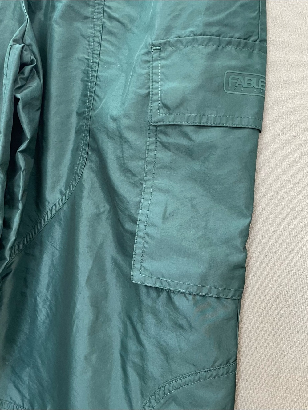 Fabletics Lightweight Cargo Jogger - Parachute Pant Everpine Green Small - Picture 9 of 11